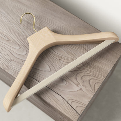 Wooden outerwear hangers with bar - Pack of 5 pieces