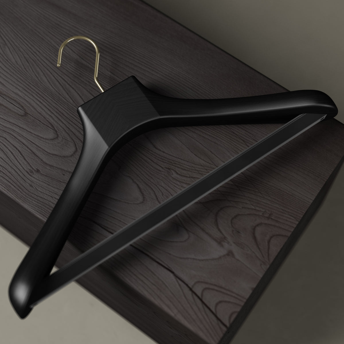 Wooden outerwear hangers with bar - Pack of 5 pieces